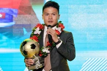 Nguyên Quang Hai remporte le Ballon d'or vietnamien 2018. Photo : TN