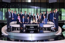 Le Comité de l'ASEAN en Suisse, la Secrétaire générale de la FIFA et des représentants des des comités fonctionnels de la FIFA. Photo : baoquocte.vn