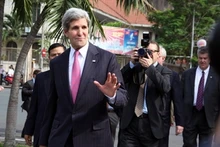 Secrétaire d’État américain, John Kerry, lors d'une visite au Vietnam. Photo: VOV.
