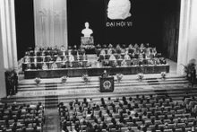 Le VIe Congrès national du PCV s'est tenu du 15 au 18 décembre 1986 à Hanoi. 