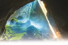 Un circuit découverte de Son Doong dure six jours cinq nuits et réunit au maximum dix touristes. Photo: CVN 