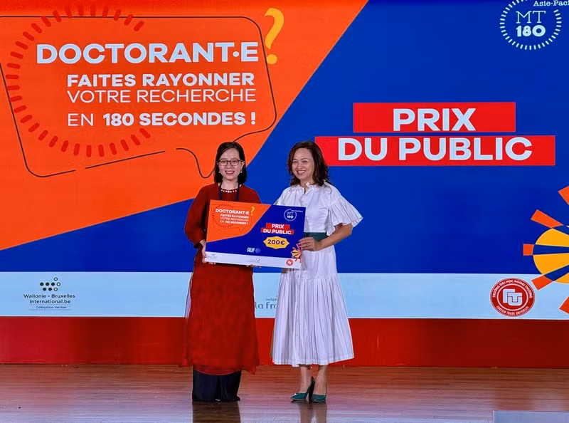 Le prix du public a été octroyé à Nguyen Ha Thu, doctorante en odontologie, de l’Université de Médecine de Hanoi.