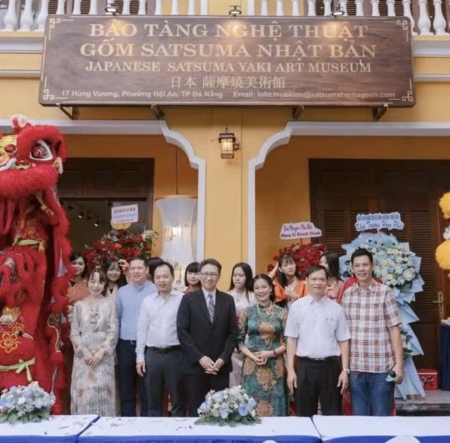 Cérémonie d'ouverture du musée d'art Satsuma Yaki, situé dans la vieille ville de Hoi An. Photos : Mori Takero.