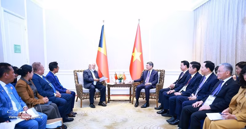 Le Premier ministre vietnamien Le Minh Hung rencontre son homologue timorais Xanana Gusmão en marge du 48e Sommet de l’ASEAN à Cebu (Philippines), le 7 mai 2026. Photo : VNA.
