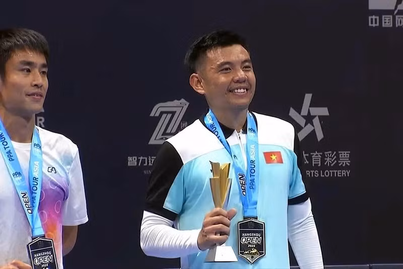 Le joueur vietnamien de pickleball Ly Hoang Nam remporte son premier titre professionnel en simple messieurs sur le PPA Tour Asia lors de l’Open de Hangzhou 2025. Photo : PPA Tour Asia.
