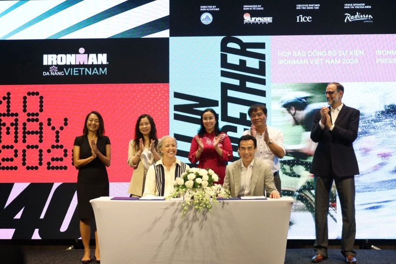 Conférence de presse sur le triathlon IRONMAN 2026 à Da Nang. Photo : TNO.