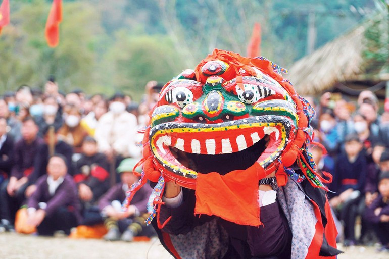 La danse du lion-chat est une expression culturelle caractéristique des Tay et Nung de Lang Son. Photo : NDEL.