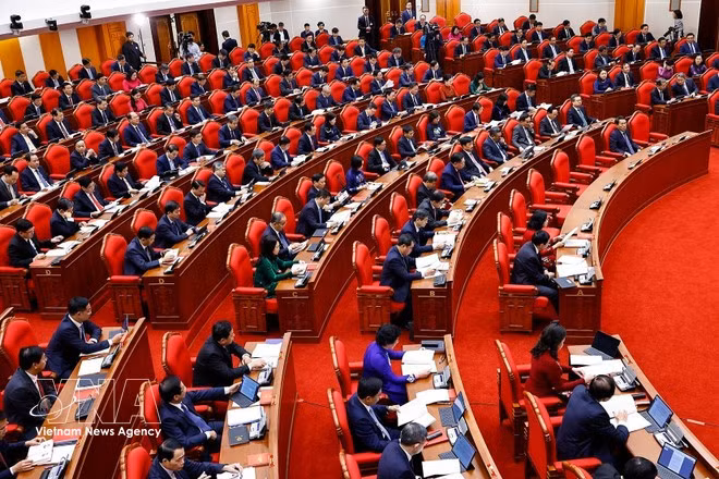 Des délégués du 2e Plénum du Comité central du Parti. Photo : VNA.