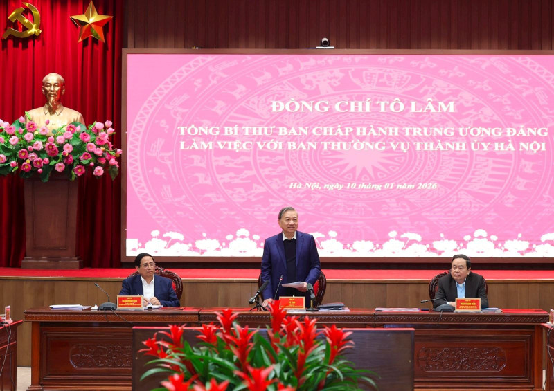 Le secrétaire général du PCV, To Lam, s’exprime lors de la séance de travail avec la permanence du Comité du Parti de Hanoi, le 10 janvier. Photo : VNA.