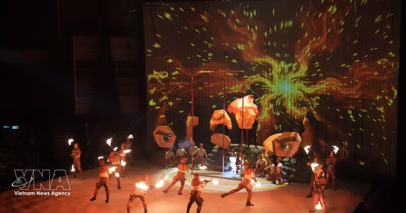 Le premier spectacle « Mo Show » marque l’inauguration officielle du Théâtre de cirque et de représentations polyvalentes Phu Tho à Hô Chi Minh-Ville. Photo : VNA.