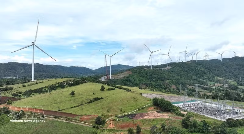 Le parc éolien de Lien Lap, situé dans la commune de Tan Lap, province de Quang Tri. Photo : VNA.