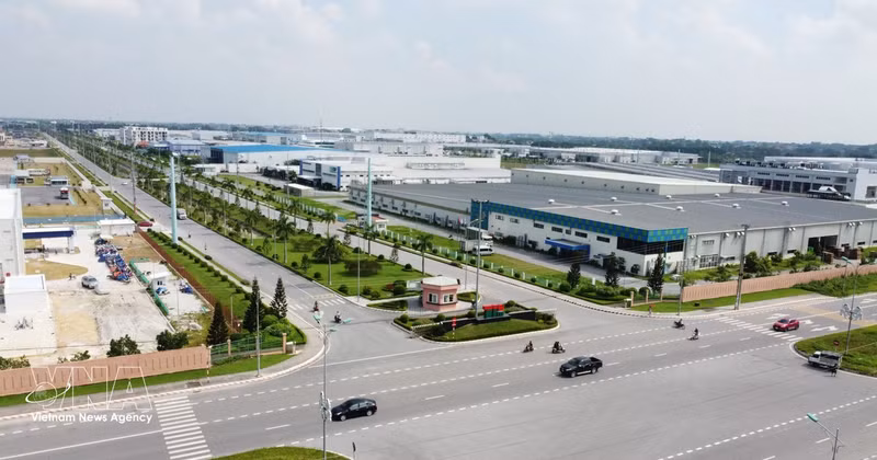 Les infrastructures du parc industriel Thang Long 3, dans la province de Phu Tho, sont complètes et modernes, offrant un environnement propice aux investissements des entreprises. Photo : VNA.