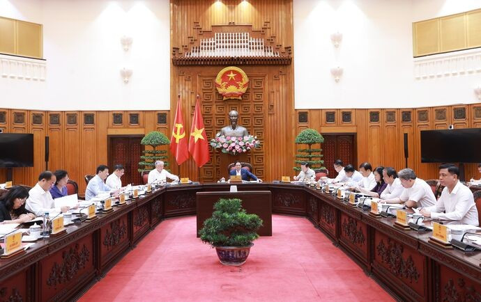 Le Premier ministre Pham Minh Chinh souligne la nécessité de réorganiser les services publics conformément aux orientations du Parti et aux exigences pratiques. Photo : VNA.