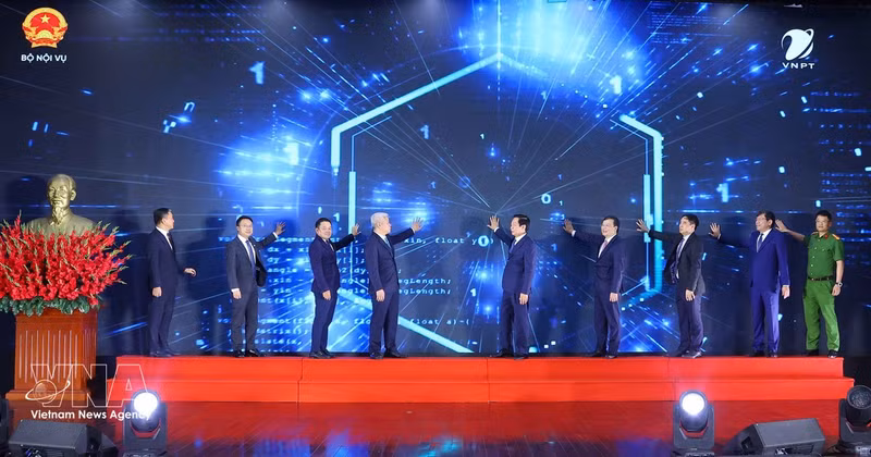 Cérémonie de lancement de la plateforme nationale de services de l’emploi. Photo : VNA.