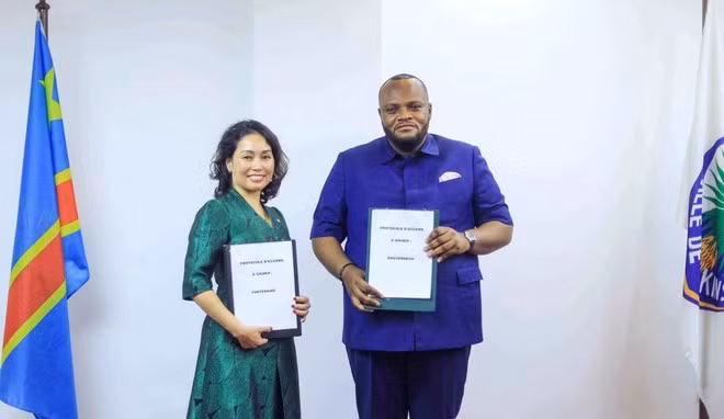 Signature du mémorandum d’entente entre Vingroup et les autorités de Kinshasa. Photo : vietnamnet.