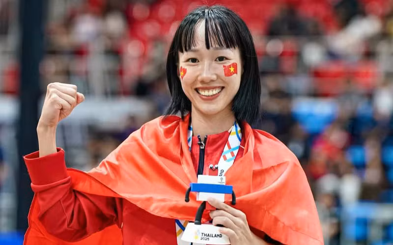 Ha Thi Hanh n'a pas besoin d'une taille imposante pour briller dans les compétitions nationales et internationales. Photo : phunuvietnam.