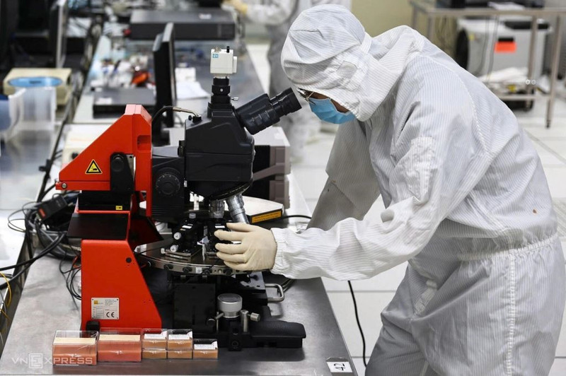 Laboratoire de semi-conducteurs dans la zone de haute technologie de Ho Chi Minh-Ville. Photo : Vnexpress.