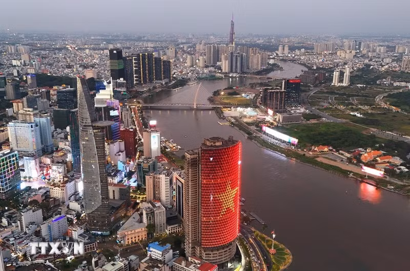 Ho Chi Minh-Ville se développe rapidement pour devenir un centre urbain et financier de premier plan en Asie du Sud-Est. Photo : VNA.