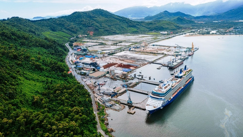 Le port de Chan May fait partie des 46 ports maritimes d'Asie du Sud-Est sélectionnés par Asia Cruise Association comme escale pour les navires de croisière.