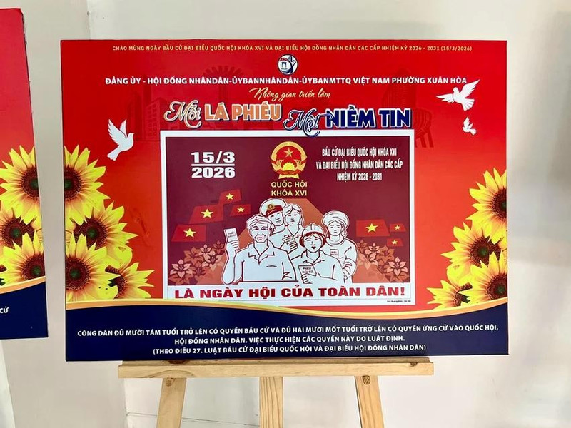 Le quartier de Xuan Hoa, à Ho Chi Minh-Ville, organise l’exposition « Chaque bulletin, une confiance ». Photo : PLO.
