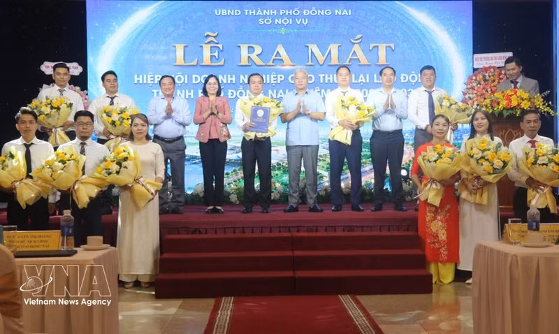 Lancement de la plateforme nationale de l'emploi à Dong Nai. Photo : VNA.