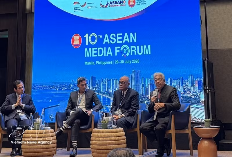 Participants à la table ronde du 10e Forum des médias de l'ASEAN. Photo : VNA.