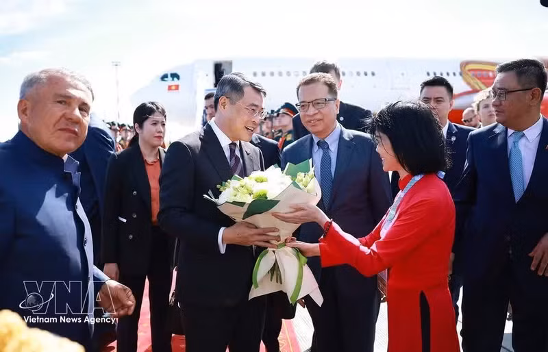 Le Premier ministre Le Minh Hung à Kazan pour le Sommet commémoratif ASEAN-Russie. Photo : VNA.