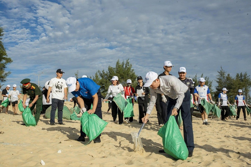 Environ 3,2 tonnes de déchets ont été collectées lors de l'événement Hue Plogging 2025. Photo : khamphahue.