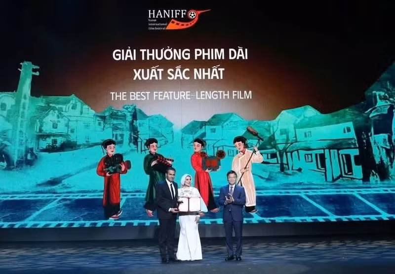 Remise de prix du 7e Festival international du film de Hanoï. Photo : nguoihanoi.