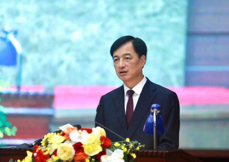 Le secrétaire du Comité municipal du Parti de Hanoi, Nguyen Duy Ngoc, s'exprime lors de la conférence. Photo : KTĐT.