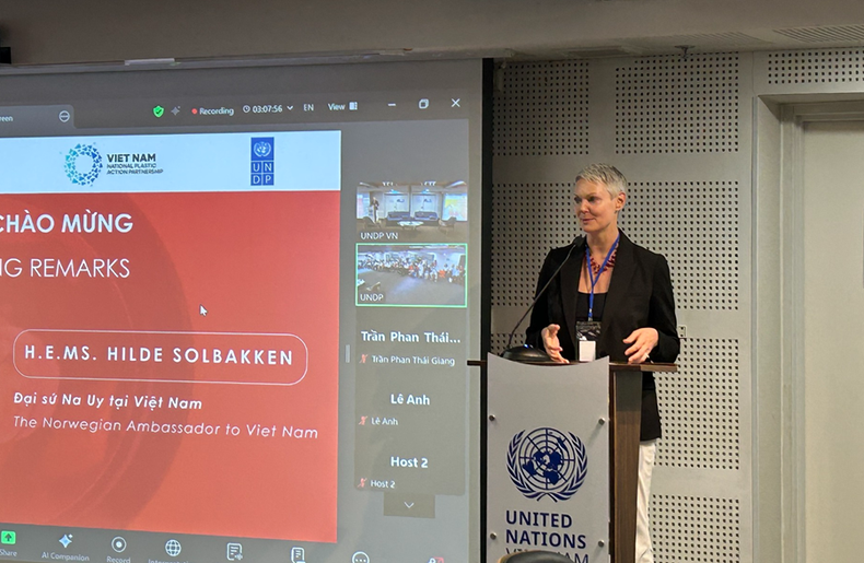 L’ambassadrice de Norvège au Vietnam, Mme Hilde Solbakken s'exprime lors de l'événement. Photo : VGP. base64-17500719582931048319465.png