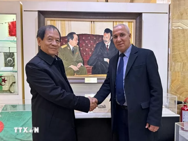 on-co-tri-an-nhung-cau-chuyen-ve-dai-tuong-vo-nguyen-giap-ben-chat-tinh-huu-nghi-doan-ket-viet-nam-algeria-20251214152535.png
