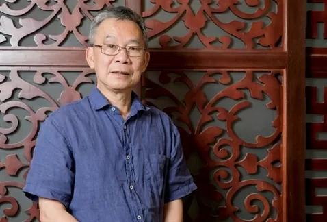 Le professeur Le Van Cuong,directeur de recherche émérite au CNRS. Photo : Revue Que Huong. chuyen-gia-viet-nam-can-doi-moi-sang-tao-bat-dau-tu-con-nguoi-va-huong-den-con-nguoi-20251019110852.png