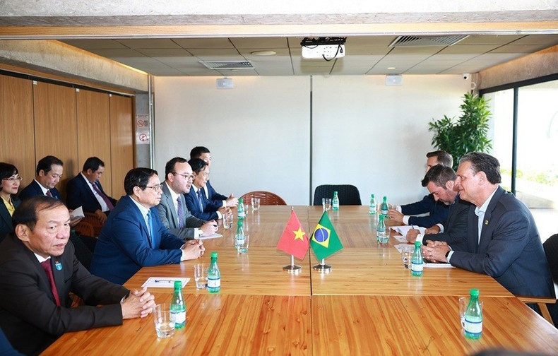 Panorama de la rencontre. Photo : VNA. vna-potal-thu-tuong-chung-kien-lo-hang-thit-bo-dau-tien-cua-brazill-xuat-sang-viet-nam-81332126-9-3-2.jpg