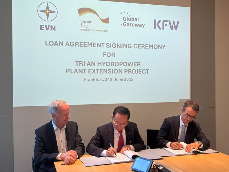 La signature de l’accord constitue une avancée majeure dans la coopération entre EVN et la KfW. Photo : EVN. evn2.jpg