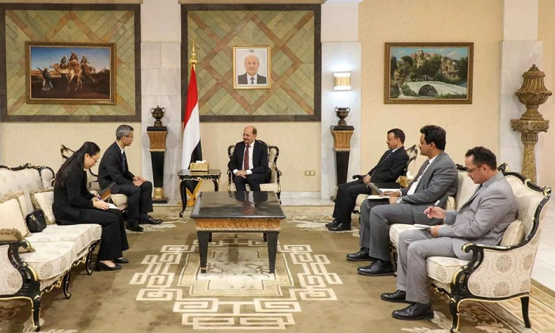 Le ministre yéménite des Affaires étrangères, Dr Shaya Mohsin Zindani, reçoit l’ambassadeur Hoang Huu Anh après la cérémonie de remise des lettres de créance. Photo : Ambassade du Vietnam en Arabie saoudite. hoanganh2.jpg