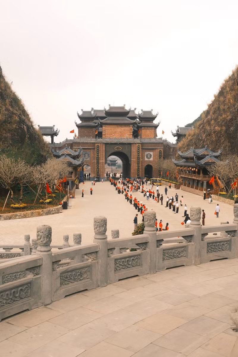Thung Ui : un espace unique de tourisme culturel et spirituel au cœur de Ninh Binh