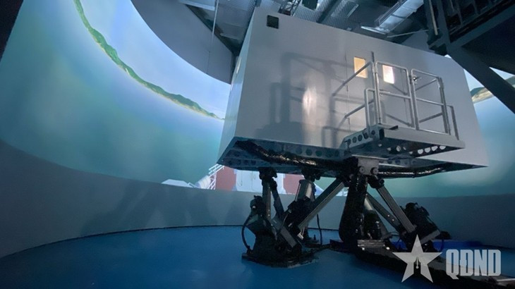 Le système vietnamien de simulation maritime atteint les normes internationales les plus strictes. Photo : qdnd.vn