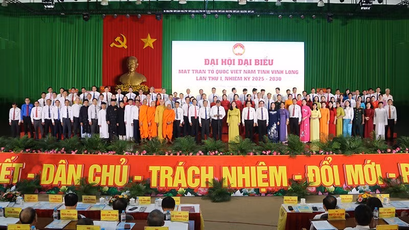 Vinh Long : valoriser la tradition d’union pour bâtir une province prospère et civilisée.