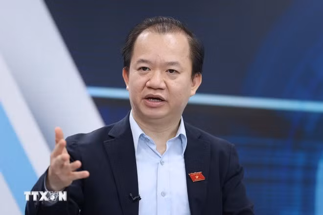 Le professeur associé et docteur Bui Hoai Son, membre à temps plein de la Commission de la culture et de l’éducation de l’Assemblée nationale. Photo: VNA