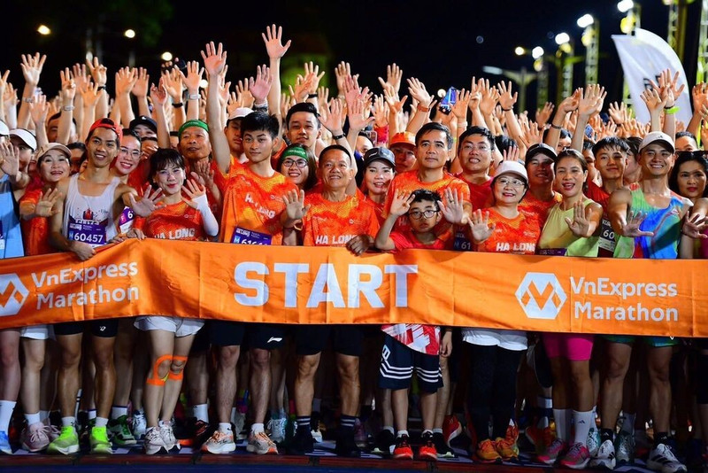Départ du marathon VnExpress de Ha Long 2025, le 1er juin. Photo : VNA/CVN