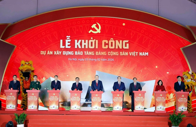 Le Secrétaire général To Lam, le Premier ministre Pham Minh Chinh ainsi que des dirigeants et d’anciens dirigeants du Parti et de l’État ont participé à la cérémonie de lancement du projet de construction du Musée du Parti communiste du Vietnam.