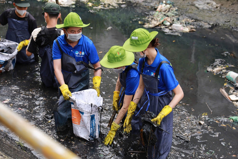 La jeunesse de la ville de Ho Chi Minh agit pour un environnement plus propre