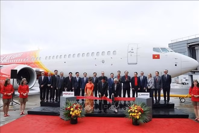 Le président Luong Cuong à la cérémonie de livraison d’un avion Boeing à Vietjet. Photo : VNA.