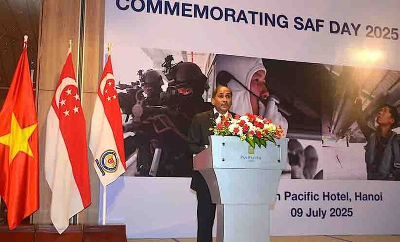 L’ambassadeur Jaya Ratnam s’exprime lors de l’événement, à Hanoi, le 9 juillet. Photo : QDND.