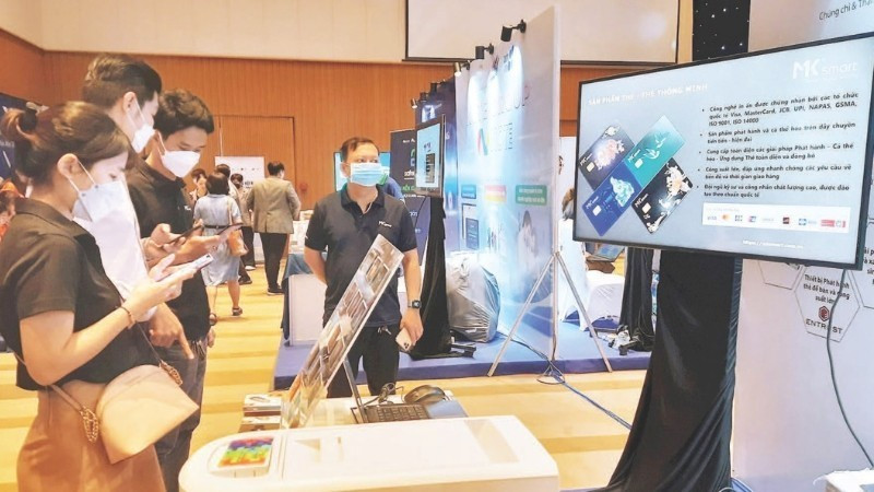 L’IA pourrait contribuer à hauteur de 5.000 milliards de dollars à l’économie mondiale d’ici 2030. Pour le Vietnam, ce potentiel est estimé entre 120 et 130 milliards de dollars d’ici 2040. Photo : nhandan.vn