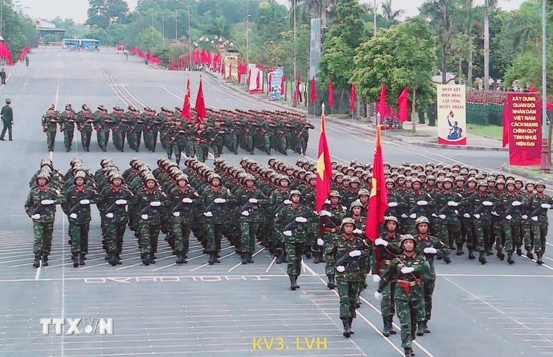 Entraînement pour le défilé militaire du 2 septembre. Photo : VNA.