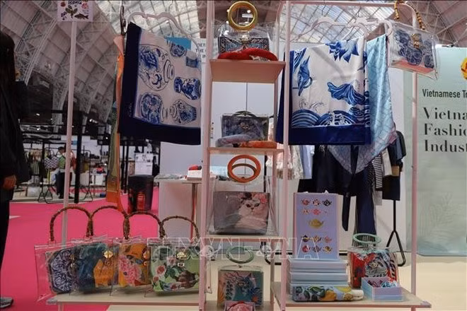 Le stand du Vietnam à Source Fashion London, le plus grand salon européen d'approvisionnement en mode. Photo : VNA.