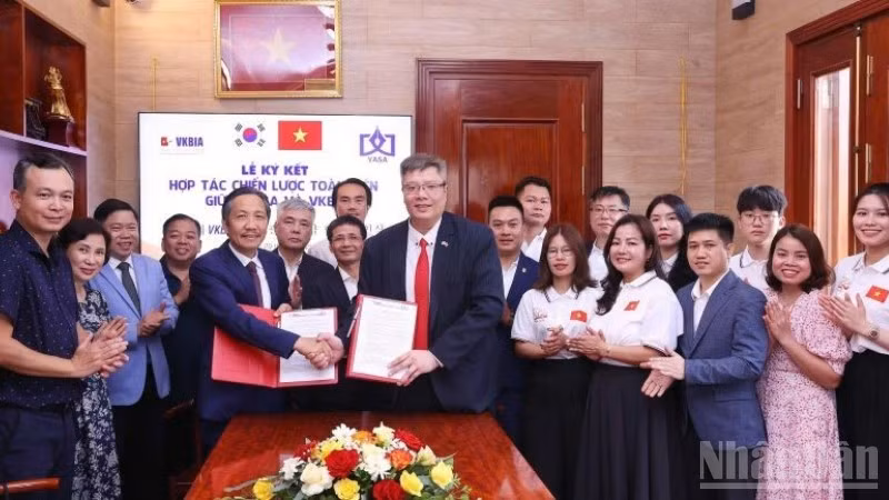 Signature d’un accord de coopération stratégique globale entre le Vietnam et la République de Corée dans le domaine des sciences administratives et de l’investissement