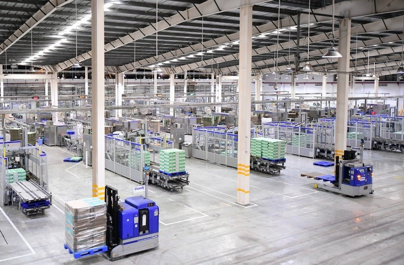 Dans l'intérieur de l’usine laitière Vinamilk. Photo : Vinamilk.